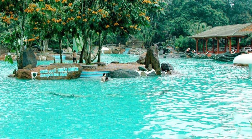 bể-bơi-Thiên-Sơn-Suối-Ngà