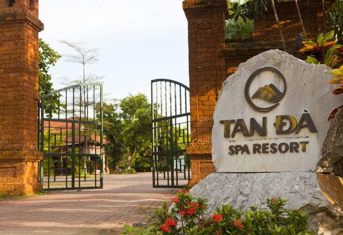 Tắm khoáng nóng gần Hà Nội, cùng tới nghỉ dưỡng tại Tản Đà resort