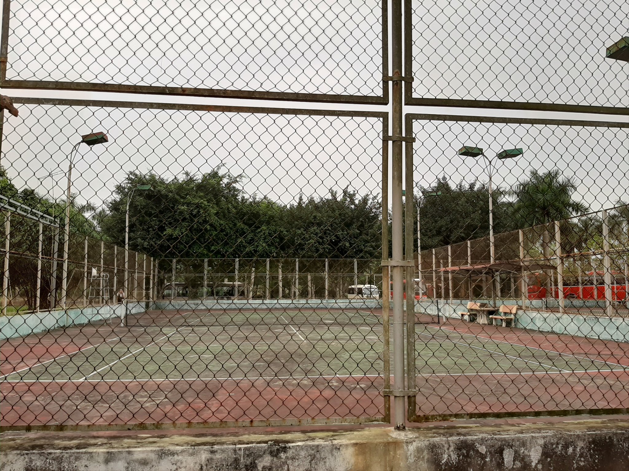tan-da-resort-choi-tennis